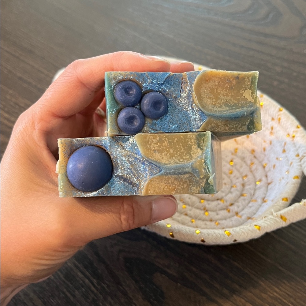 Blueberry Thyme Goat Milk Soap Deluxe Bar Set - Picture 5 of 7